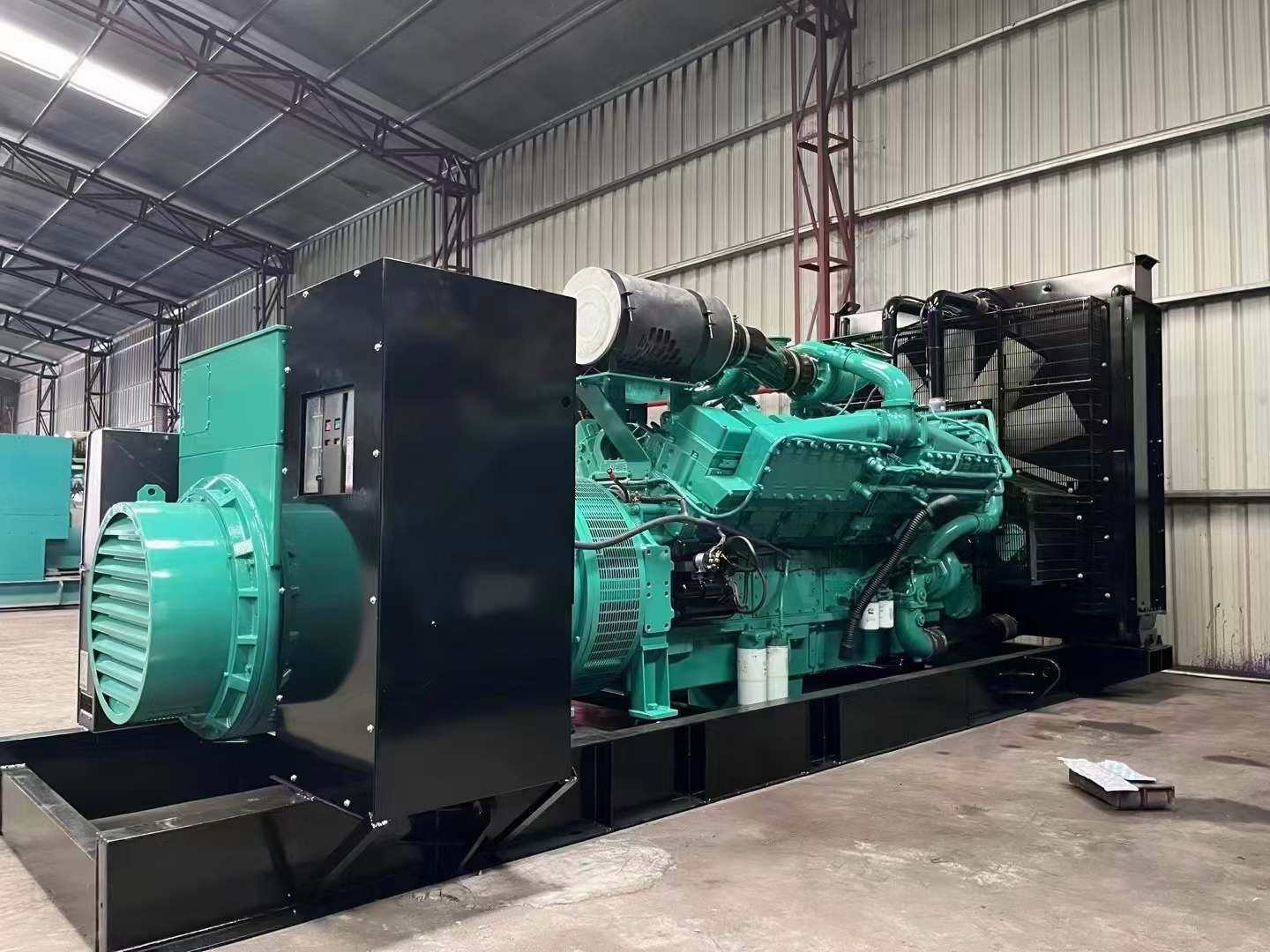 秀山如何评估无功补偿装置的性能和效果？