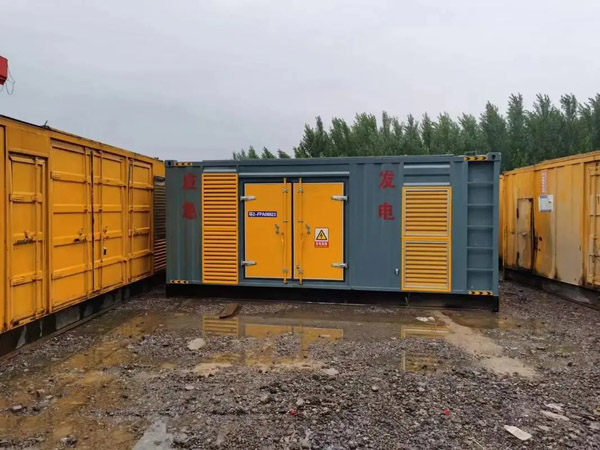 秀山柴油发电机如何判断干式空气滤清器是否需要更换？