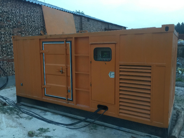 秀山发电机组长期使用中，电缆线的敷设路径有哪些要求？